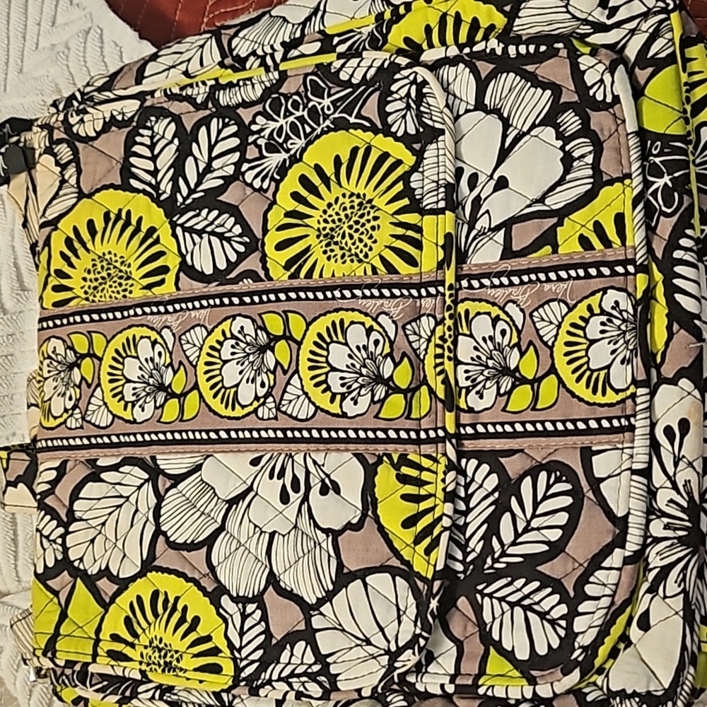 Vera Bradley Mailbag style crossbody purse, dbl zip